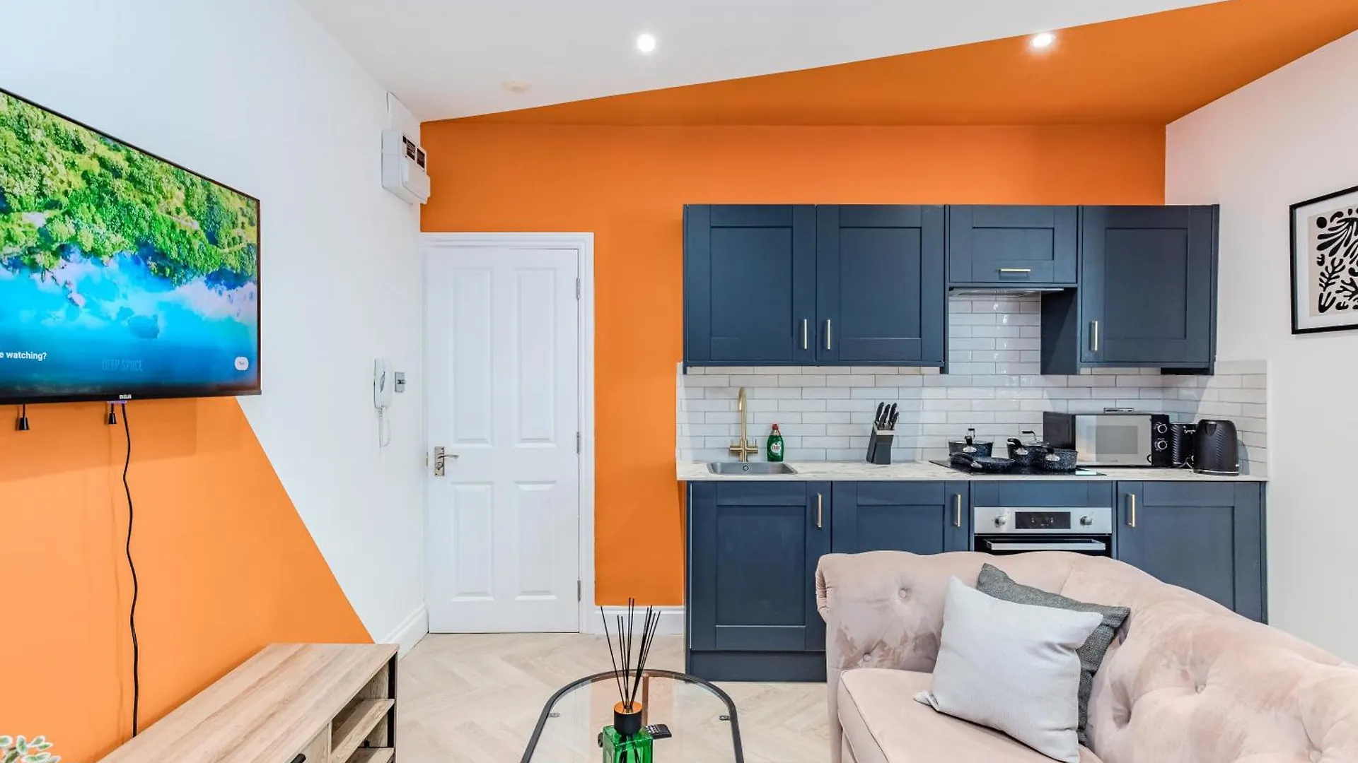 Cosy City Central Studio Apartment Near Brighton Beach